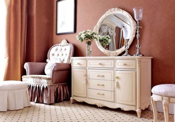 الجدول خلع الملابس كريم