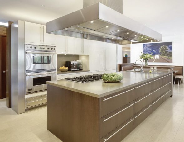 الجزيرة مع مناطق العمل وتناول الطعام