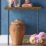 وحدة صغيرة مع الساقين عالية