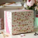 صندوق زهور صغير للزينة