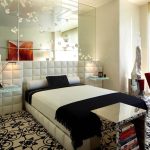 اللوح الأمامي مبطن