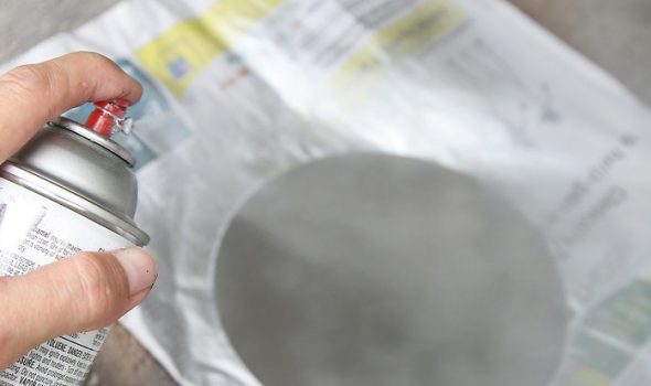 تطبيق الطلاء من العلبة