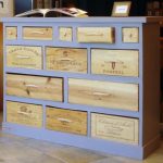 ogromnyj-komod-tozhe-عز-kartona-ق-yashchichkami