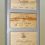 إطار من الورق المقوى ، مطلية بعناية باللون الرمادي ومشابه للمعادن