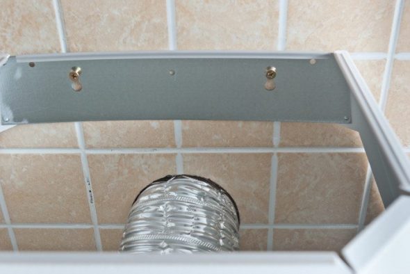 هود على الحائط