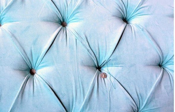 نحن خياطة الأزرار