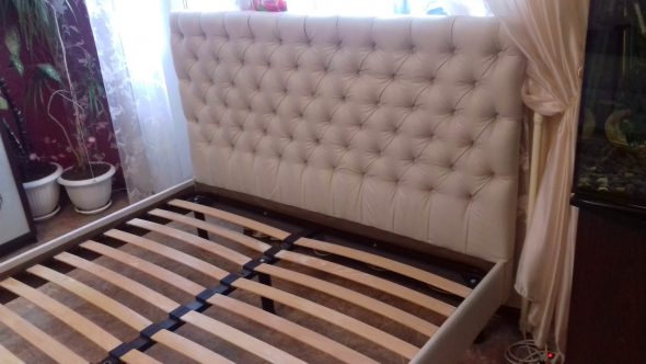 السرير محلية الصنع