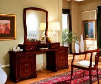 طاولة مكياج خشبية