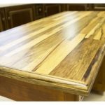 الجدول مع الجدول أعلى