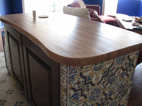 أعلى الرماد الخشب الصلب