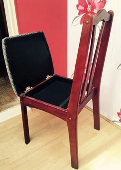 مخبأ في الكرسي