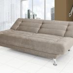 الجزء العلوي من الأريكة ينقسم إلى ثلاثة أجزاء.