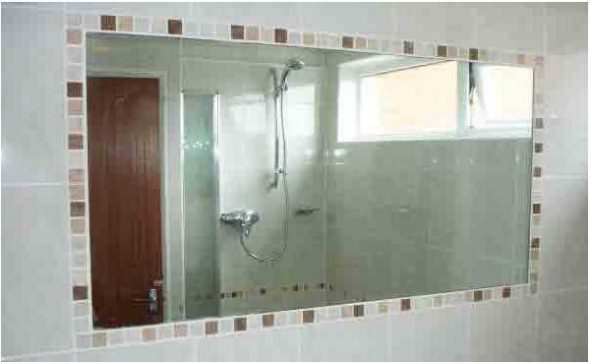 مرآة الحمام