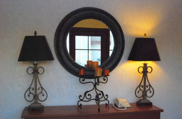 شنق المرايا بشكل صحيح