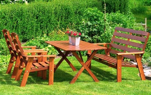 طاولة خشبية مع الساقين على شكل X