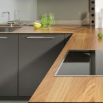 أعلى الرقائقي الرقائقي في المطبخ