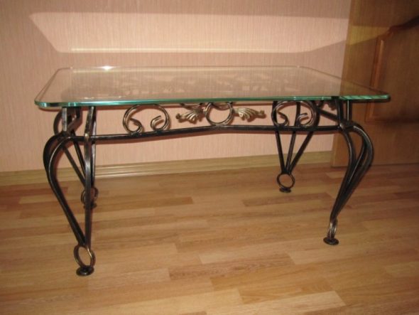 الساقين مزورة