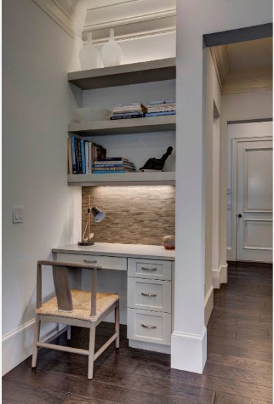 رفوف زخرفية للكتب