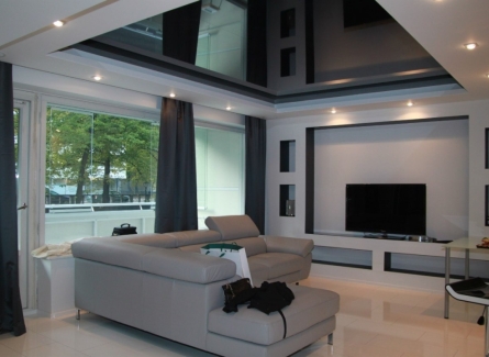 تمتد قماش المرآة