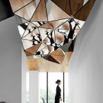 سقف معكوسة الأصلي في الممر