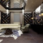 عناصر مرآة على السقف والأثاث في غرفة المعيشة مع المعينات