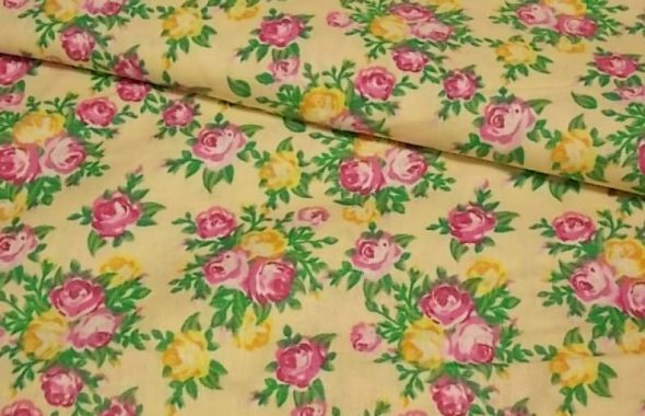 الورود الوردي والأصفر