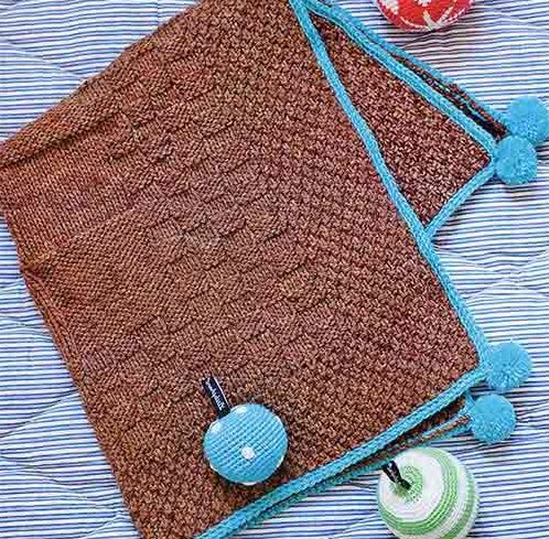 بطانية للأطفال البني