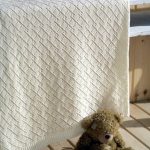 حليب الأطفال منقوش لون الحليب