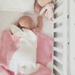 بطانية الأطفال الأرنب يسبب ابتسامة والمودة