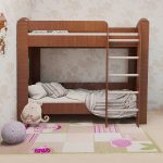 سرير بطابقين مع الدرج العمودي