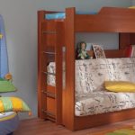 يمكن الجمع بين سرير بطابقين وأريكة