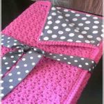 الأطفال الثنائي منقوشة للفتاة