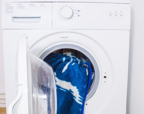 يمكن غسلها فقط في آلة كبيرة.