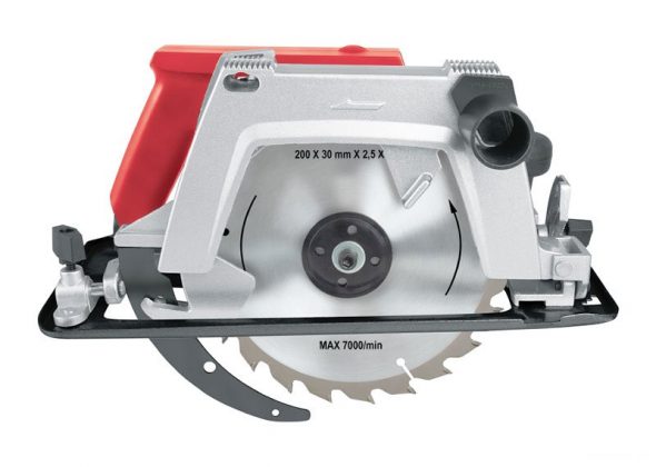 استخدام المنشار اليد