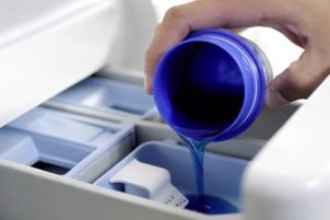 نحن نستخدم المساحيق الخاصة أو المواد الهلامية