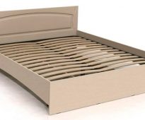 هيكل السرير مصنوع من اللوح