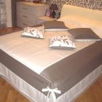 الجمع بين المفرش ورمي الوسائد