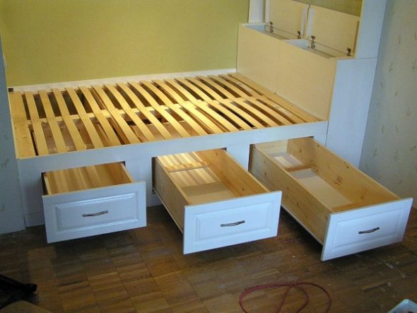 سرير المنصة