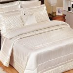 جميلة ورومانسية المفرش الساتان