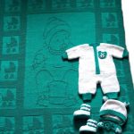 مجموعة جميلة مع منقوشة والملابس للطفل