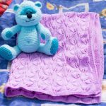 منقوشة جميلة حساسة مع لعبة الدب للأميرة