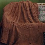 بطانية الشوكولاته الجميلة على السرير افعلها بنفسك