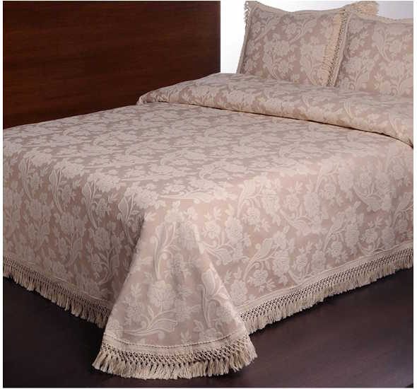 بصق على السرير مع هامش