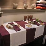 سماط أحادية اللون والديكور الجميل لذلك