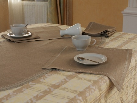 الغرض من مفرش المائدة