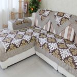 غطاء على أريكة الزاوية للعناصر الفردية ، مخيط بأيديهم