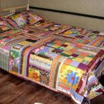 غطاء ملون من قطع فردية مصنوعة يدوياً