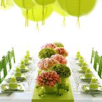 مفرش المائدة لخدمة طاولة الأعياد