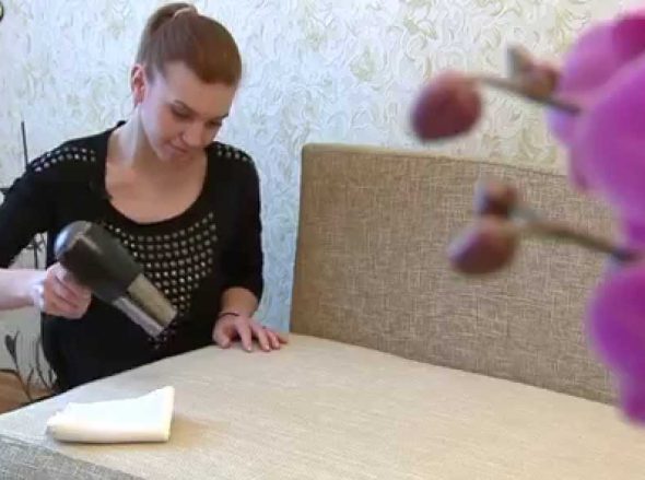 تجفيف الأريكة مع مجفف شعر