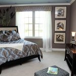 ترتيب السرير الزاوية في غرفة النوم